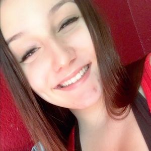 Meet your Posher, Mia